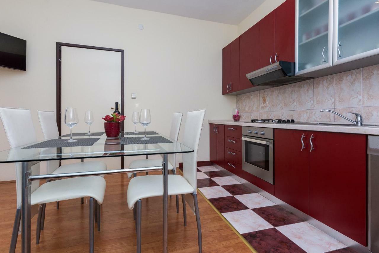 Apartman Mladenka Сукошан Экстерьер фото
