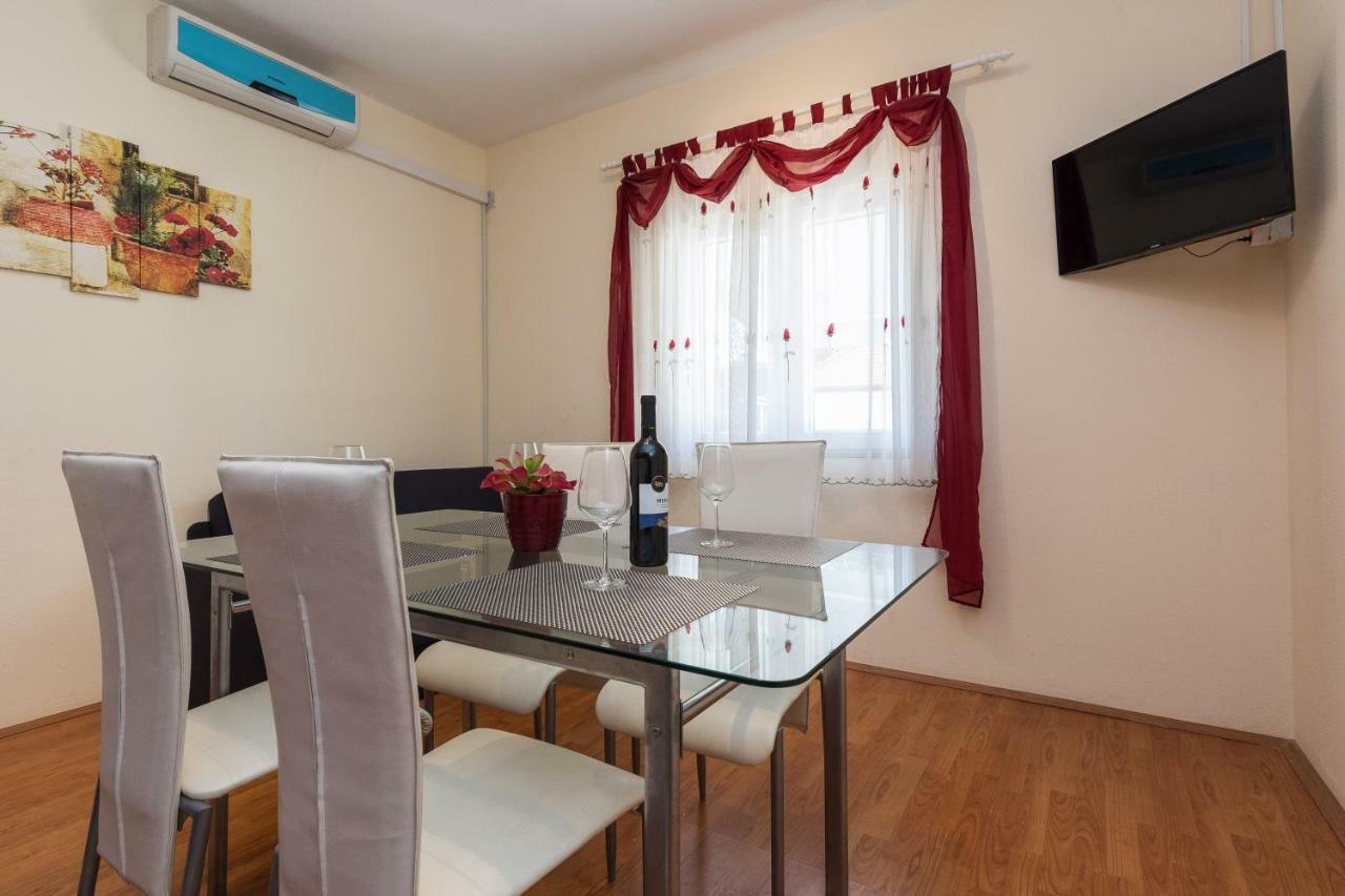 Apartman Mladenka Сукошан Экстерьер фото